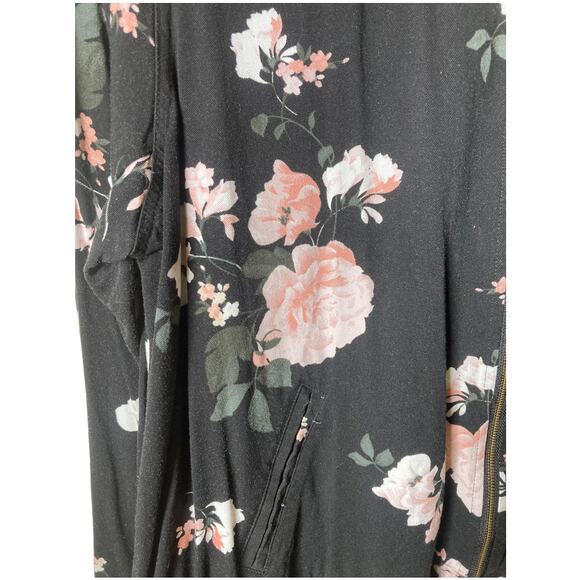 Torrid Floral Twill Bomber Jacket size 1 - Picture 3 of 7